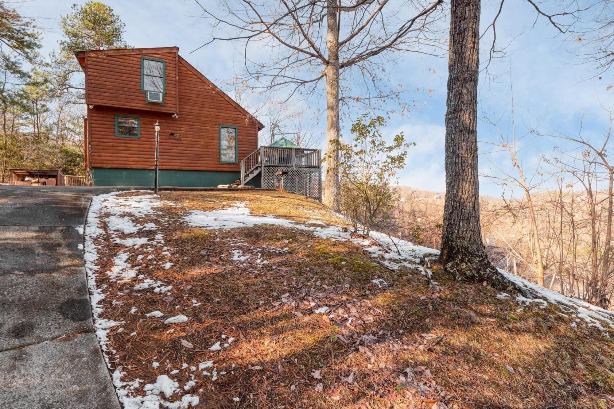 Fontana By Avantstay Gorgeous Mountain Cabin W Views Hot Tub Game Room Гетлинбург Екстериор снимка